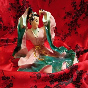 Goldcrest Creations Chinese Noble Lady signed by Kathi Urbach. Pristine! - Picture 1 of 11