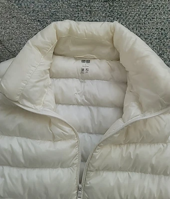 Uniqlo Ultralight Down Vest Women’s L Off White Cream Packable Puffer - image 1 of 4