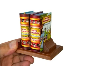 Bibbia Infantile, Antico and Nuovo Testamento set w/ stand mini book hardcover - Imagen 1 de 5