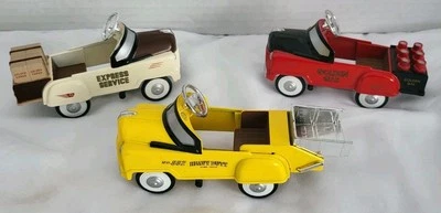 Golden Wheel Diecast 1/10 Peddle Car General Services Lot (3) - Image 1 of 4