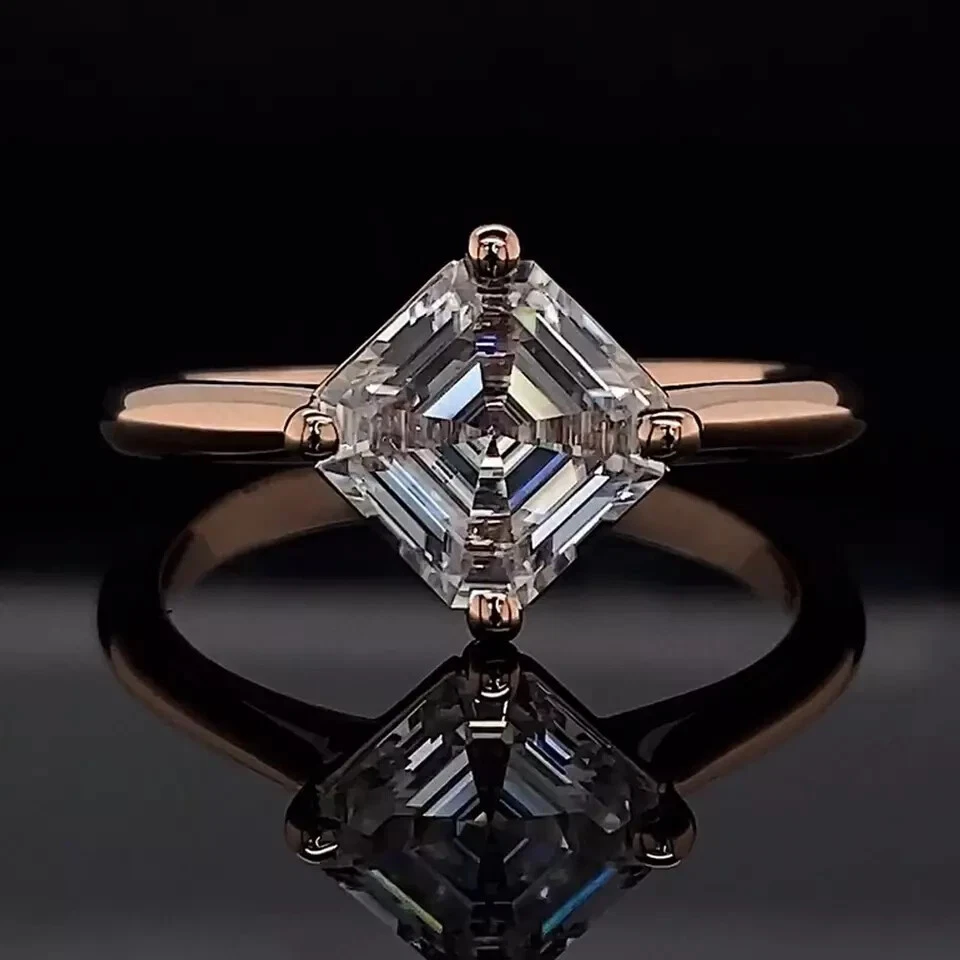 Anillo de compromiso Asscher Moissanite East West 1,70 TCW enchapado en oro rosa de 14 k Foto 1 de 4