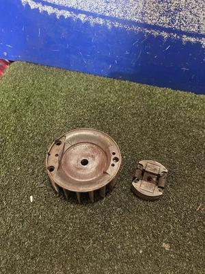 Echo Srm-2010 Petrol Strimmer Clutch And Flywheel - Image 1 of 3