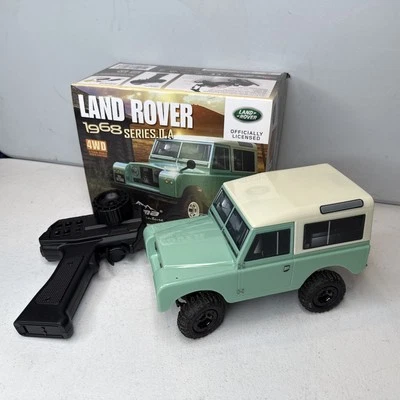 Carisma 85868 MSA-1E 1/24 4WD RTR 1968 Land Rover Series IIA Green Crawler  - Image 1 of 4