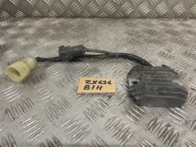 KAWASAKI ZX 636 B1H regulator rectifier - Image 1 of 4