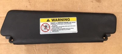 Viseira solar direita Mercedes-Benz SLK230 SLK320 FABRICANTE DE EQUIPAMENTO ORIGINAL preta 98-2004 - Imagem 1 de 2