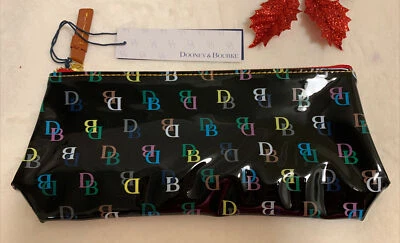 Bolso de Cosméticos Dooney & Bourke On the Go DB Signature Pouch Belleza Estuche Negro Nuevo Foto 1 de 4