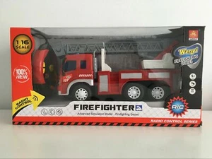 FIREFIGHTER RADIO CONTROL CAMION DEI POMPIERI SCALA 1:16 - Foto 1 di 3