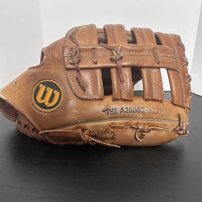 Globo de béisbol Wilson A2000-XLO vintage hecho en Japón lanzamiento a la derecha Foto 1 de 4