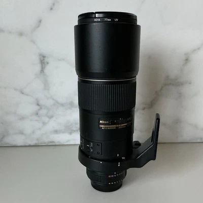 Nikon 300mm F4 D Nikkor AF-S Lens - Tele Lens & Case - Image 1 of 4