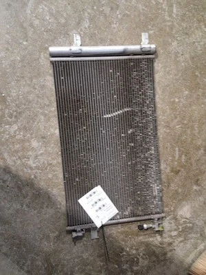 Condensador de aire acondicionado Buick Lacrosse 2010-2016 OEM Foto 1 de 4