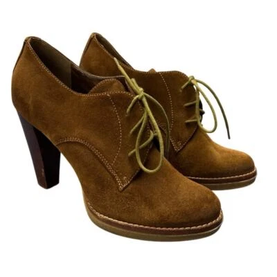 BCBGeneration Couro Marrom Camurça 4,5" Salto Biqueira Redonda Tamanho 9 EUA 39 UE Usado - Imagem 1 de 4