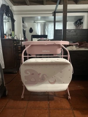 Портативный пеленальный столик INFANS 2 в 1 с ванной, подгузником... - Изображение 1 из 4