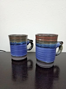 Doug Adams Signed Studio Pottery Mug Pair – Thumbprint Handle – Glaze Handmade - Picture 1 of 8