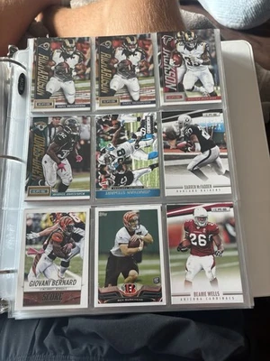 2 Sheets Of 9 NFL Trading Cards. 18 Cards Total - Image 1 of 4