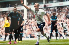 Hand signed photo of HARRY KANE, TOTTENHAM FC, FOOTBALL autograph
