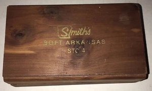 Piedra de afilar Smith's de colección suave Arkansas STC-4 con caja de cedro usada buena - Imagen 1 de 4