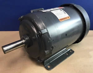 DAYTON 3KW93 MOTOR 1.5HP, 3480RPM, 208-230/460V, 60Hz, 3PH, 143T - Picture 1 of 8