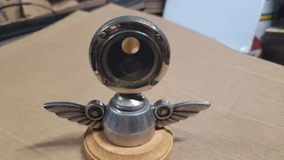 1925 1926 Studebaker Estándar Seis Rejillas Tapa Radiador Capucha Alada Adorno Foto 1 de 3