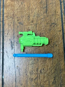 Vintage Transformers G2 Sideswipe Green Missile Launcher & Blue Rocket 1993 Hasbro - Bild 1 von 2