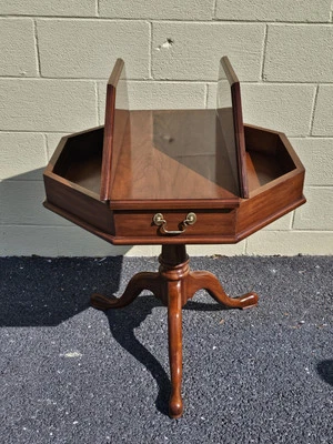 Henkel Harris Jefferson Black Cherry Octagon Flip Top Pedestal Center Side Table - Image 1 of 4