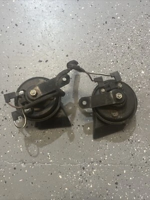 95724 bocina de señal bocina de señal izquierda y derecha 0045427420 mercedes-benz c 220 cdi Foto 1 de 4