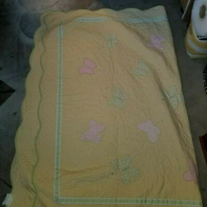 Pottery Barn Kids "Yellow Scalloped w/Pink/Green Butterflies" Twin Quilt - Picture 1 of 8