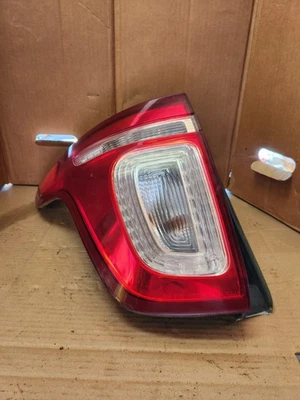 Conjunto de lámpara de luz trasera izquierda del lado del conductor Ford Explorer 2011-2015 OEM Foto 1 de 4