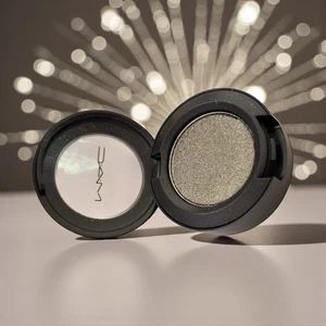 MAC Eye Shadow Powder Single, GREEN-SMOKE (lustre) 0.05oz / 1.5g Full Size Boxed - Picture 1 of 11