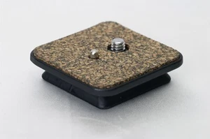 Metal Quick Release Plate for Celestron Trailseeker 82050 Tripod - Picture 1 of 3