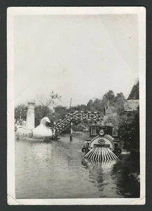 Unknown Vintage Photo Snapshot REDWOOD 1932 LOCOMOTIVE Water Ride, SWAN BOAT - Picture 1 of 2
