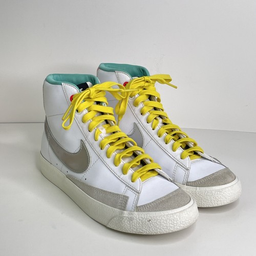 Scarpe da ginnastica floreali Nike Blazer Mid '77 vintage bianche rosse giovani taglia 5 5