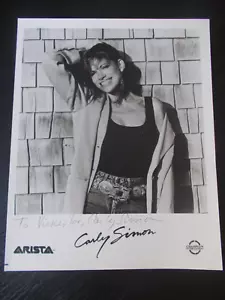 CARLY SIMON ORIGINAL SIGNED ARISTA RECORD LABEL PROMOTINAL 8X10 STILL 1990 IN VG - Picture 1 of 3