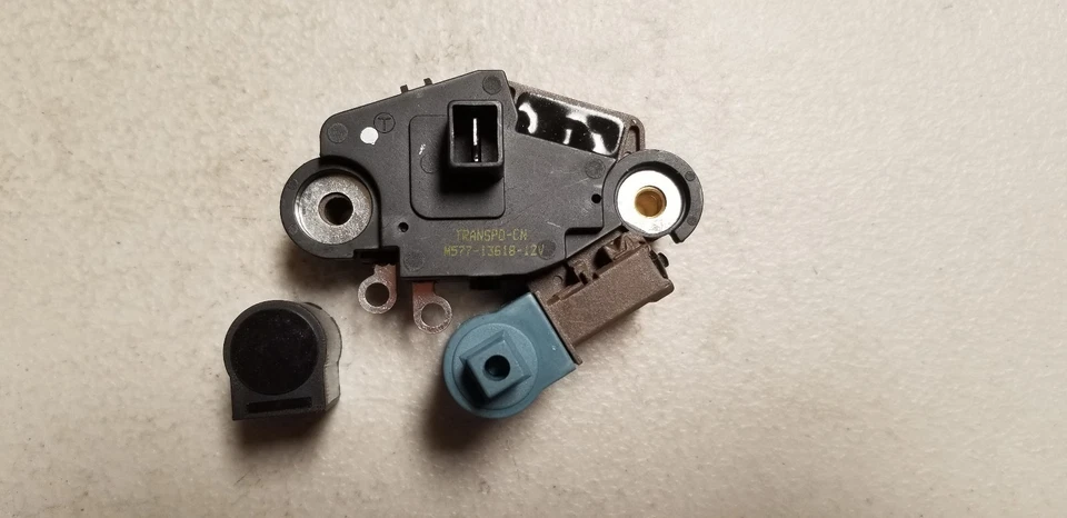 Nuevo regulador de voltaje del alternador 593305, 593318, YM10607P, YM1606P1, M577 Foto 1 de 4