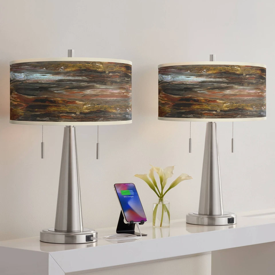 Juego de 2 lámparas de mesa USB de níquel cepillado Embracing Change Vicki Foto 1 de 4
