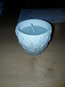 A distressed style candle by Congo Craft. Approx 10 hrs. - Picture 1 of 1
