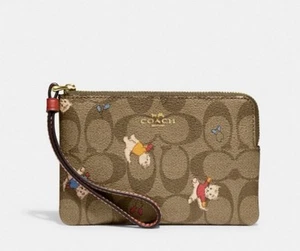 NWT COACH Khaki Brown SMALL CORNER ZIP WRISTLET WITH Mittens Cat PRINT CE706 - Picture 1 of 3