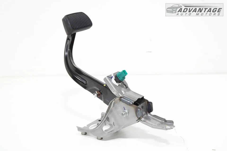 2020-2023 HYUNDAI SONATA FRONT FLOOR BRAKE FOOT STOP PEDAL & SENSOR OEM - Image 1 of 4