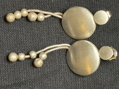 Pendientes Kathy Lynn Mayeda de plata de ley Foto 1 de 3