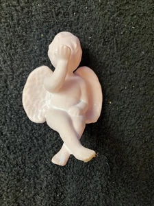 Vintage Porcelain Angel Cherub Shelf Sitting Blowing Kiss Unpainted - Picture 1 of 10