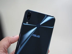 Asus Zenfone 5z 128GB ZS620KL DTS:X OIS wide PWM-free flicker free FM radio NEW - Picture 1 of 14
