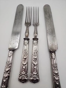 Antiguo juego de 2 tenedores y 2 cuchillos de cena enchapados en plata - Imagen 1 de 5