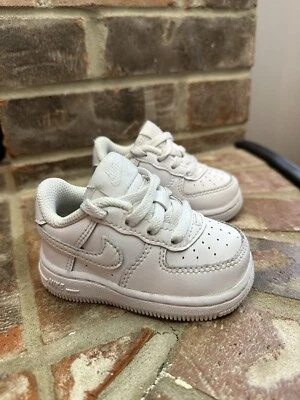 Nike Force 1 LE blanco/blanco niño pequeño talla 4C - 0222  Foto 1 de 4