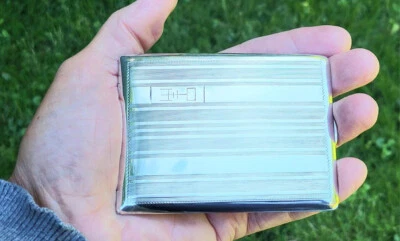 Fina caja de cigarrillos delgada japonesa moderna de mediados de siglo .950 de plata maciza 2,96 oz Foto 1 de 4