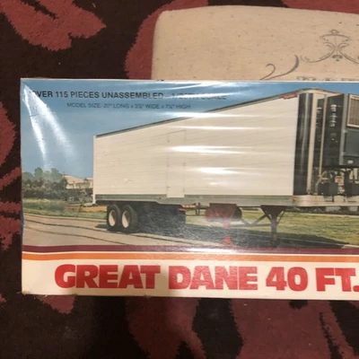 ERTL Great Dane 40ft Reefer Trailer Truck Model Kit #8033 - Image 1 of 4