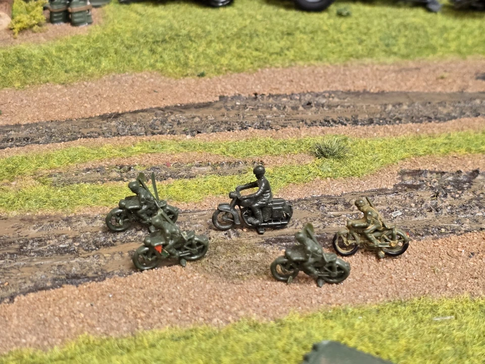 Roco MINITANKS,  5 x Motorrad ,BMW , Zündapp , H0 , 1:87 , WW2 #1491 - Bild 1 von 1