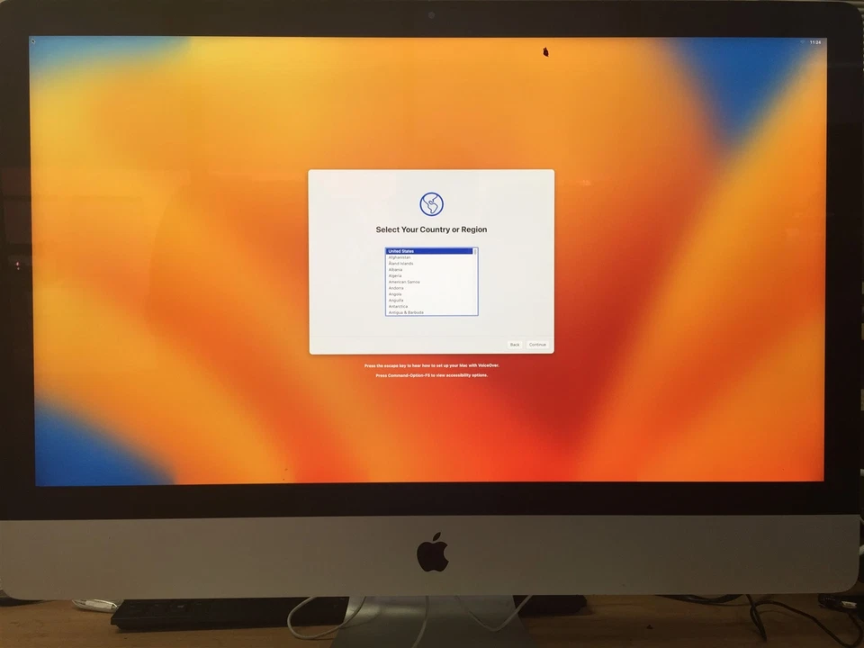 Apple iMac 27" Desktop i5-7500 8GB 2TB 5K Retina Display 3.8GHz MNED2LL/A 2017 - Image 1 of 4