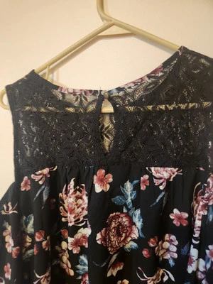 Blusa Rewind Adulto L Negra Floral Hombro Frío Boho Para Mujer Foto 1 de 4