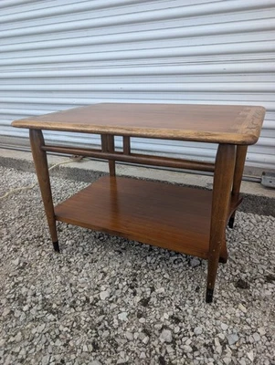 Vintage MCM '60s LANE ACCLAIM 2 TIER DOVETAIL 28"x20" SIDE TABLE Retro WALNUT - Image 1 of 4