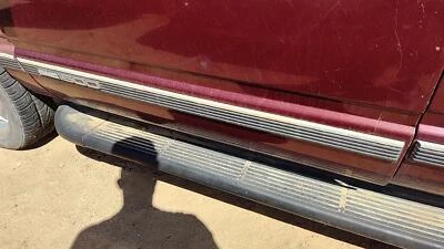 Moldura delantera izquierda conductor GMC Yukon 1992-2000 de puerta OEM 15565467 Foto 1 de 4