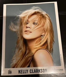 Kelly Clarkson 8x10 GLOSSY RCA SONY PRESSEFOTO 2005 Fotograf James White - Bild 1 von 4